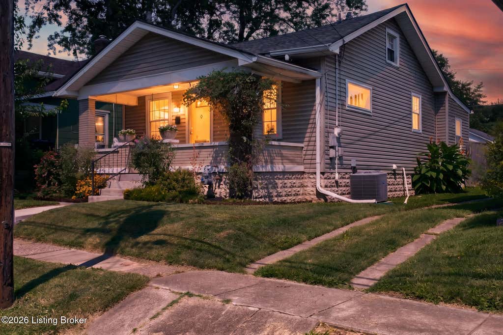 Photo of 665 N Barbee Way, Louisville, KY 40217 (MLS # 1724903)