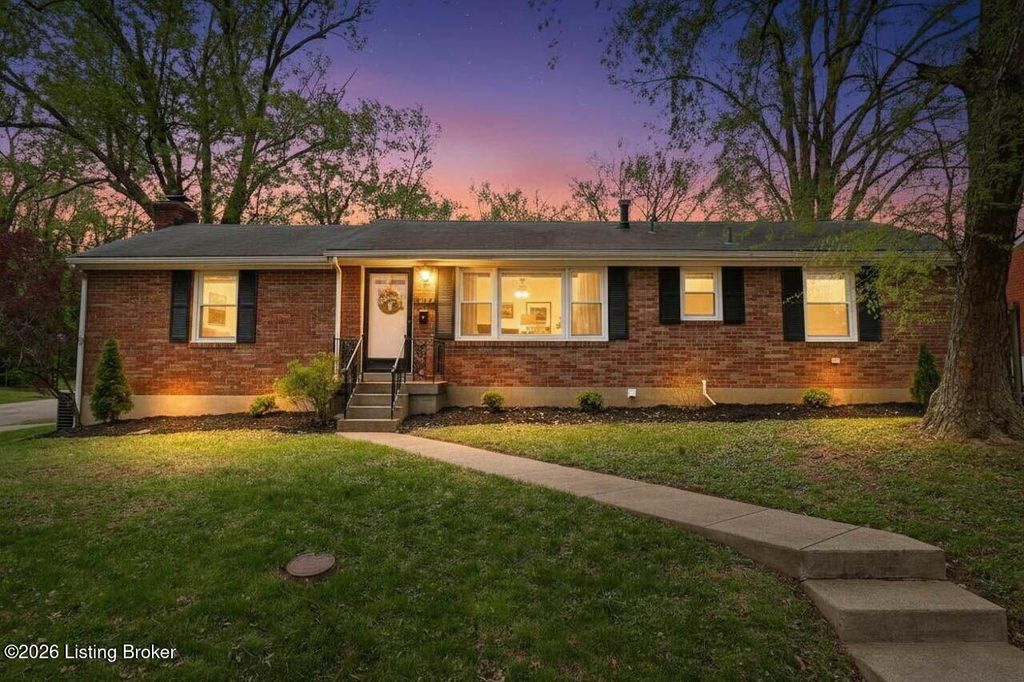 Photo of 10216 Barkley Dr, Louisville, KY 40299 (MLS # 1713079)