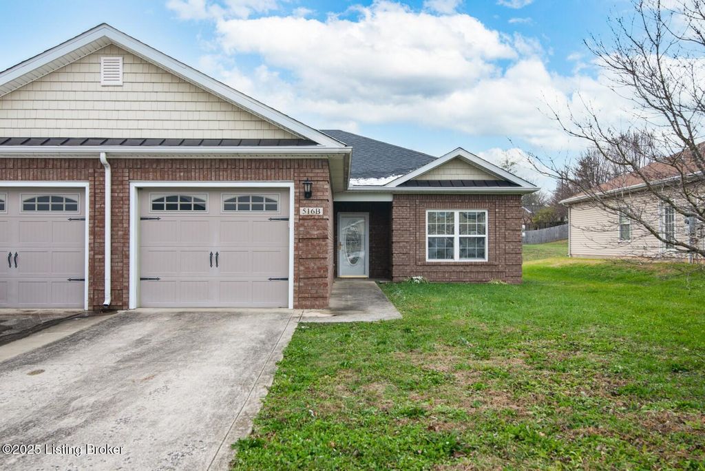 Photo of 516B Lincoln Ave, Elizabethtown, KY 42701 (MLS # 1704918)