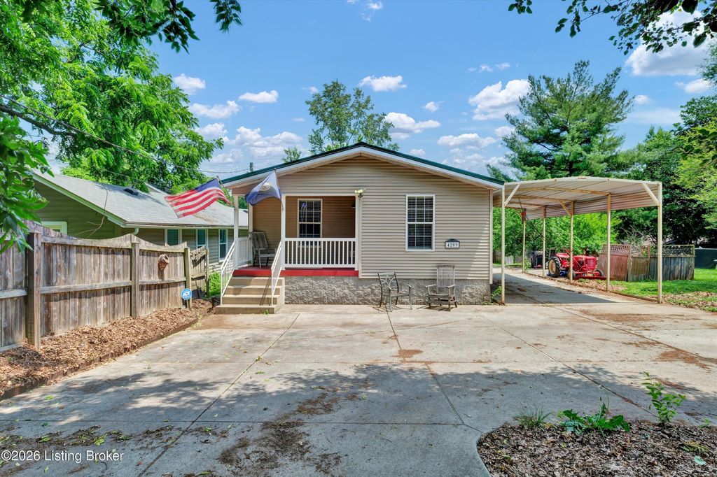 Photo of 4209 Clark St, Louisville, KY 40213 (MLS # 1718465)