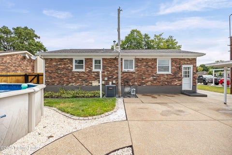 Tiny photo for 6804 Orange Blossom Rd, Louisville, KY 40219 (MLS # 1728999)