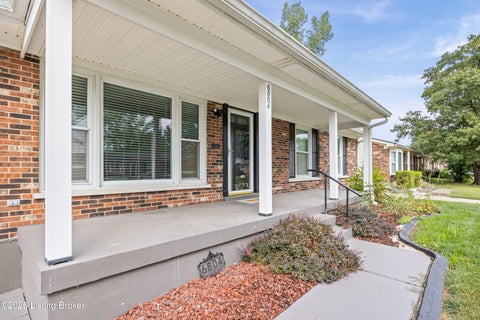 Tiny photo for 6804 Orange Blossom Rd, Louisville, KY 40219 (MLS # 1728999)