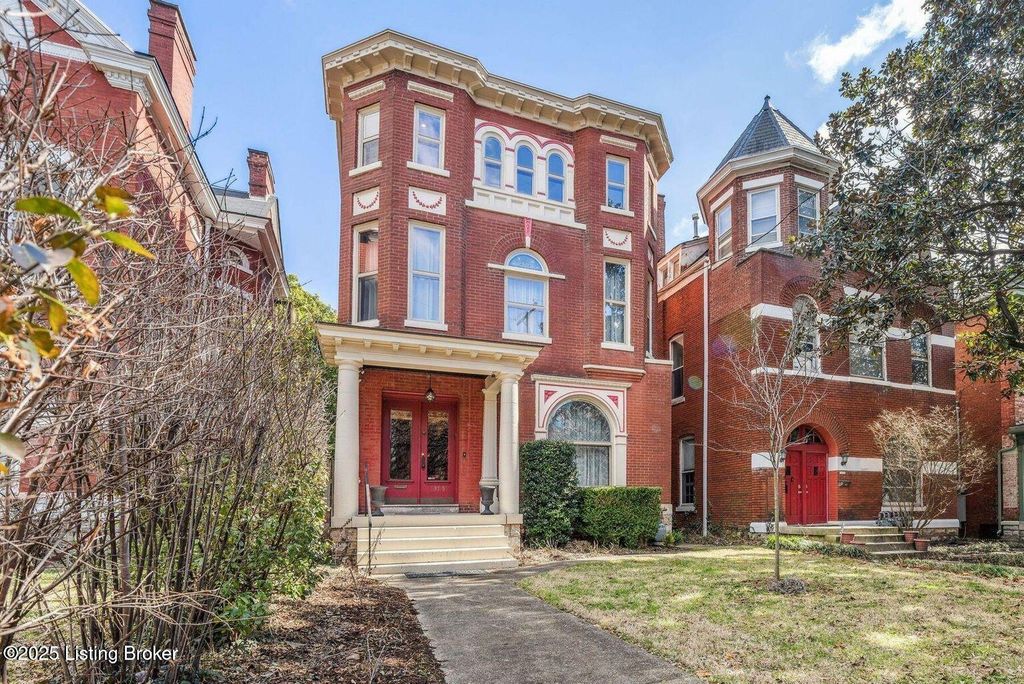 Photo of 1375 S 2nd St, Louisville, KY 40208 (MLS # 1704637)