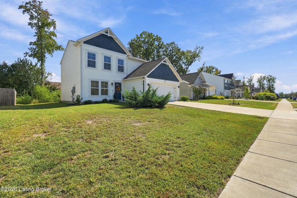 Photo of 676 Mallard Lake Blvd, Shepherdsville, KY 40165 (MLS # 1731391)