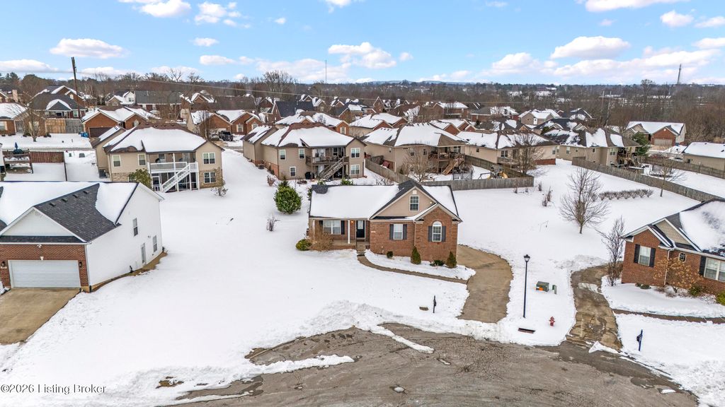 Photo of 453 Daylilly Ct, Shelbyville, KY 40065 (MLS # 1708372)