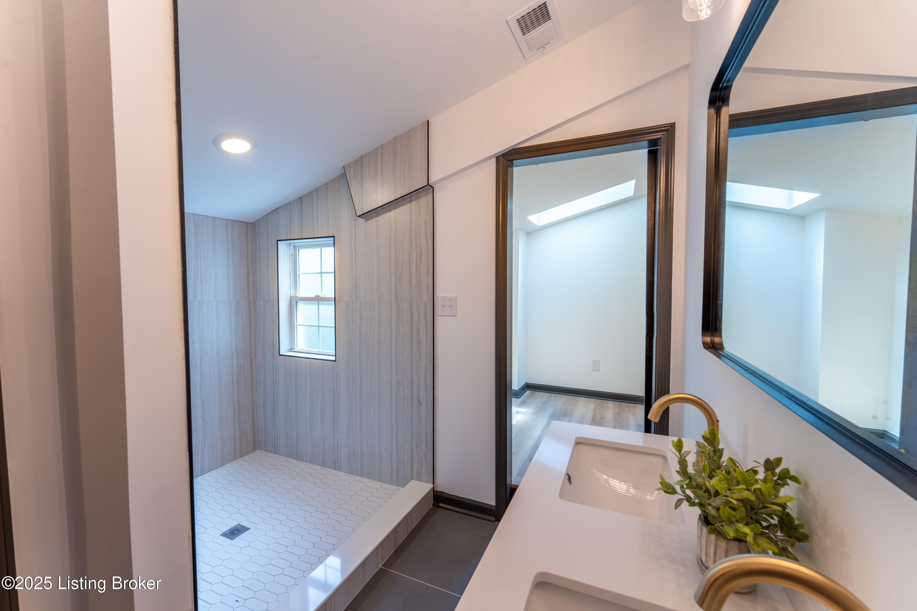 110 N Rastetter Ave, Louisville, Pennsylvania image 32