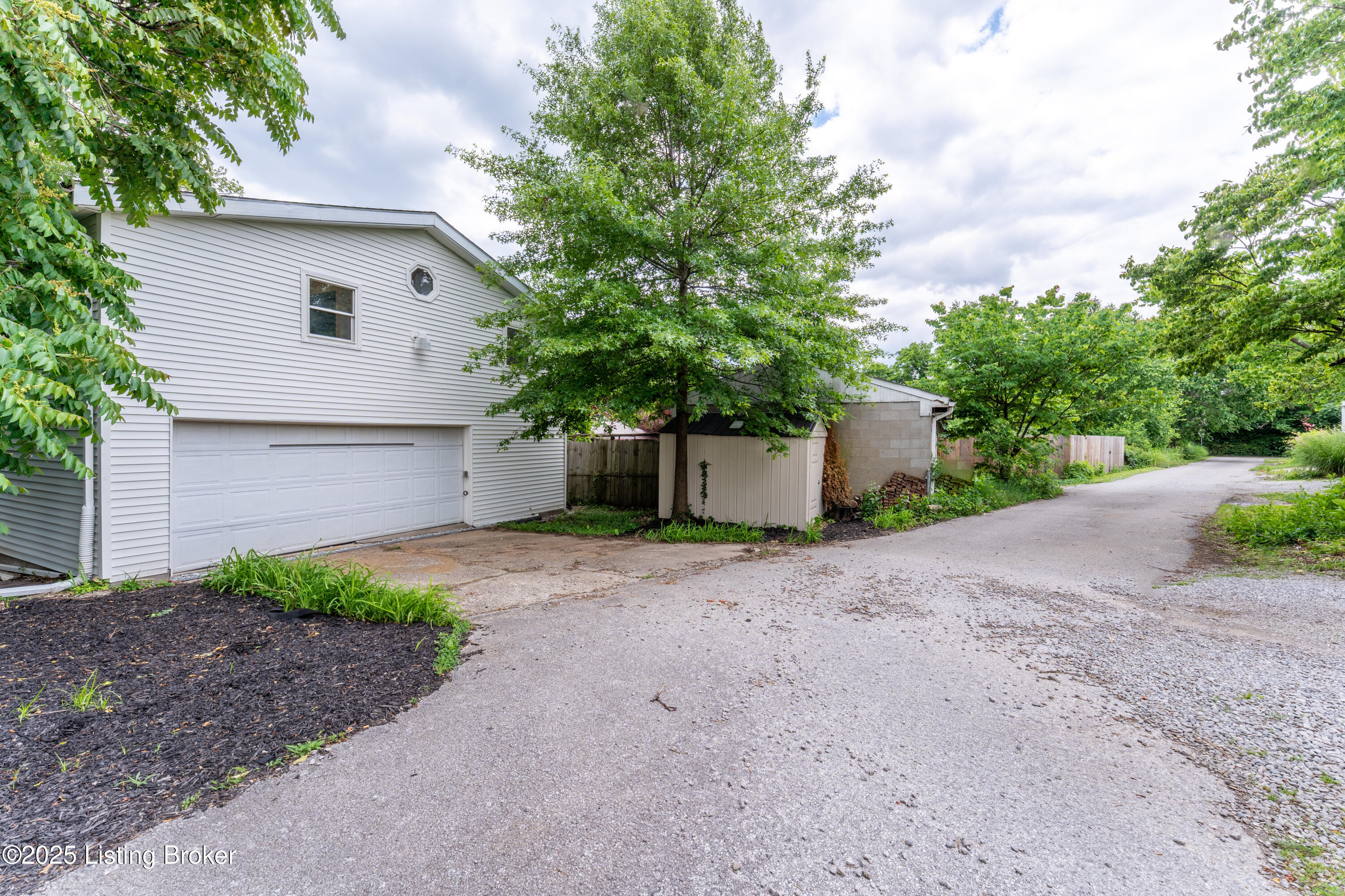 110 N Rastetter Ave, Louisville, Pennsylvania image 47