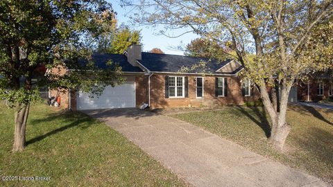 Photo of 1117 Cliffwood Dr, Goshen, KY 40026 (MLS # 1702576)