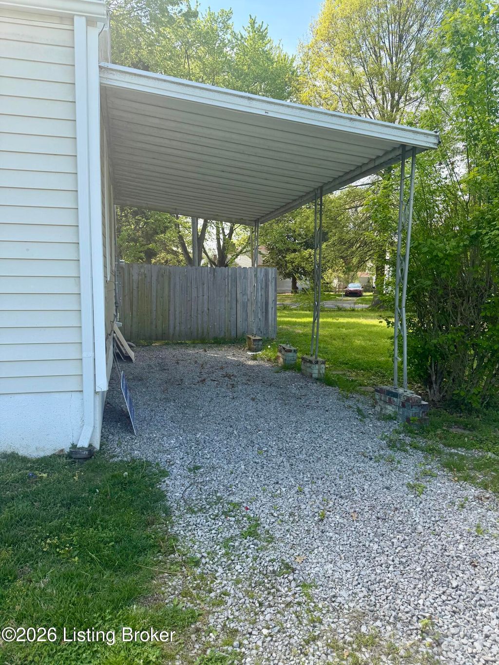 Photo of 1004 S 45th St, Louisville, KY 40211 (MLS # 1714126)