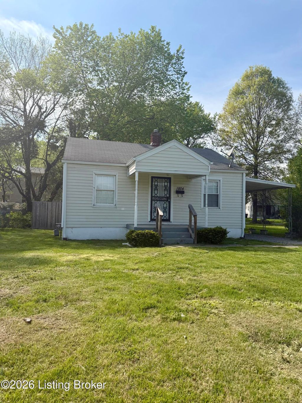 Photo of 1004 S 45th St, Louisville, KY 40211 (MLS # 1714126)