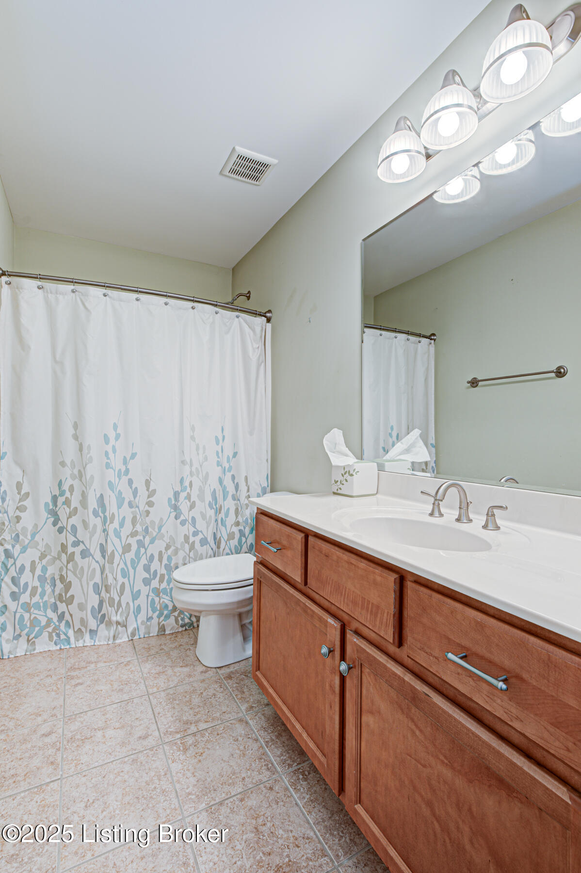 1004 Champions Cir, Simpsonville, Kentucky image 23