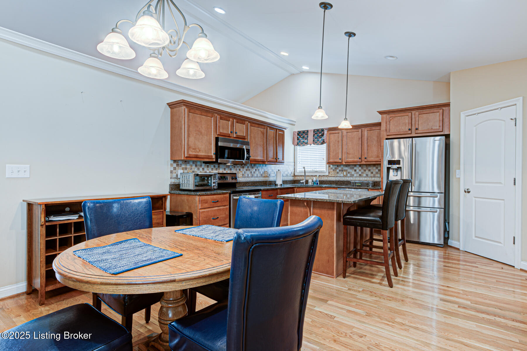 1004 Champions Cir, Simpsonville, Kentucky image 10
