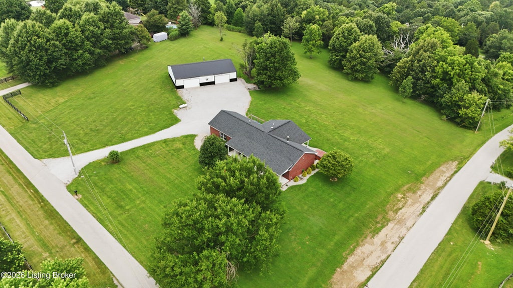 Photo of 3712 Blossom Dr, La Grange, KY 40031 (MLS # 1724123)