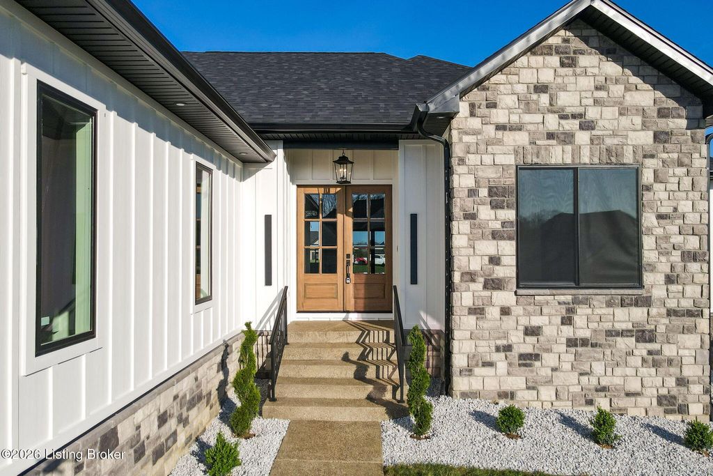 Photo of 1505 Lincoln Hill Way, Louisville, KY 40245 (MLS # 1713842)