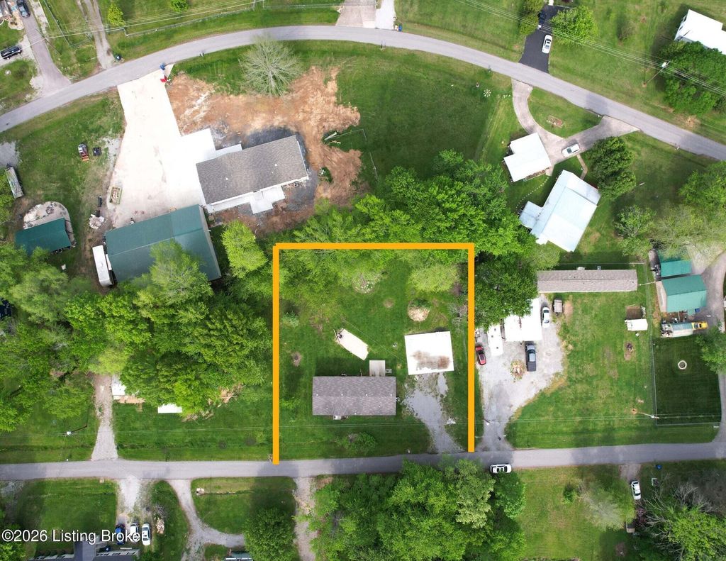 Photo of 111 Spring Meadow Cir, Campbellsville, KY 42718 (MLS # 1709299)