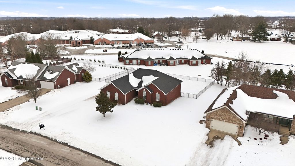 Photo of 200 E Woodlake Cir, Mt Washington, KY 40047 (MLS # 1708497)