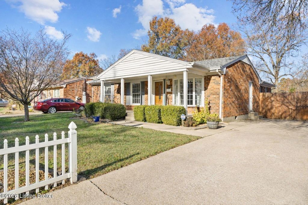 Photo of 103 Scottsdale Blvd, Louisville, KY 40214 (MLS # 1712043)