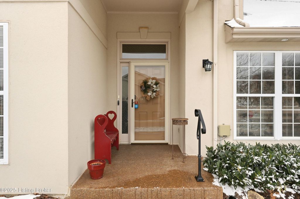 Photo of 14019 Waters Edge Dr, Louisville, KY 40245 (MLS # 1705171)