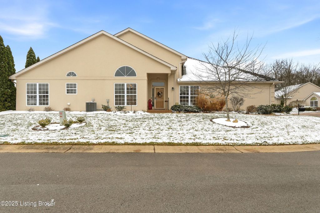 Photo of 14019 Waters Edge Dr, Louisville, KY 40245 (MLS # 1705171)