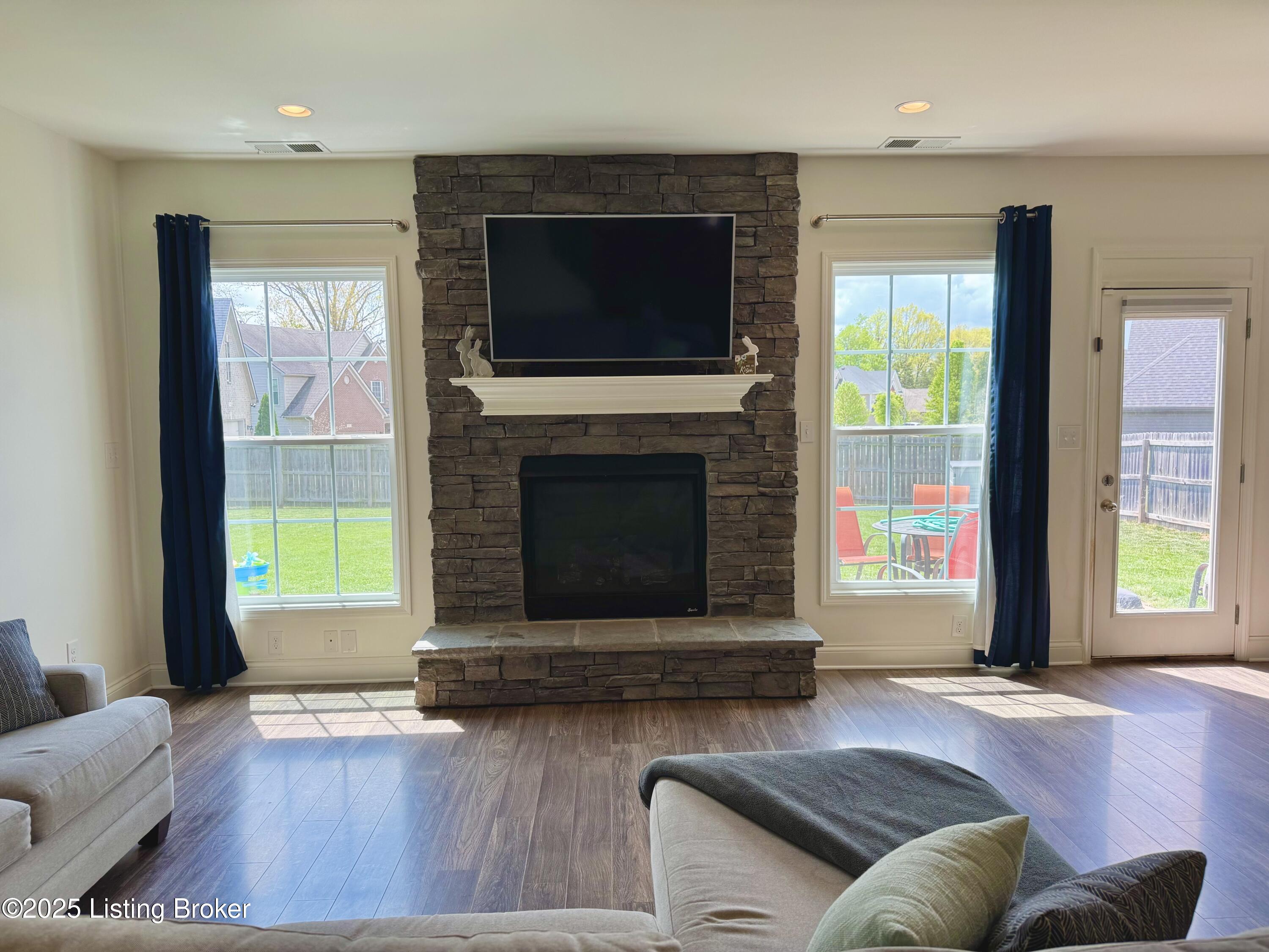 1906 Carabiner Way, Louisville, Pennsylvania image 8