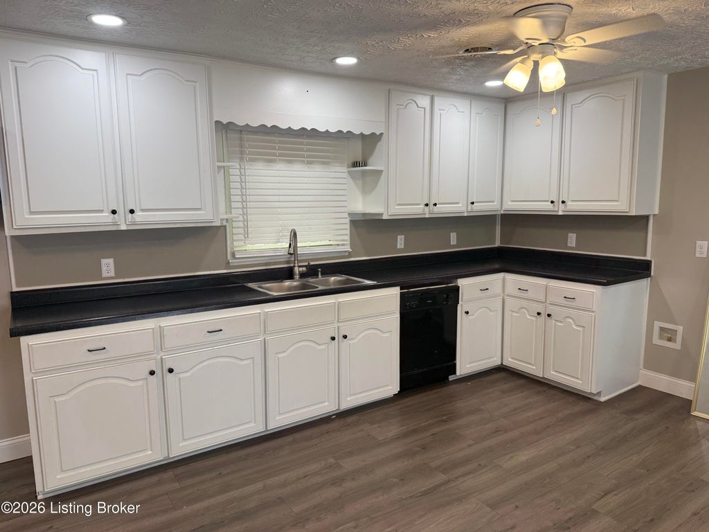 Photo of 4810 Anneta Rd, Leitchfield, KY 42754 (MLS # 1731664)