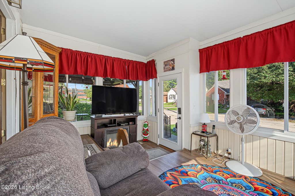 Photo of 1616 Russell Ave, Louisville, KY 40213 (MLS # 1725030)