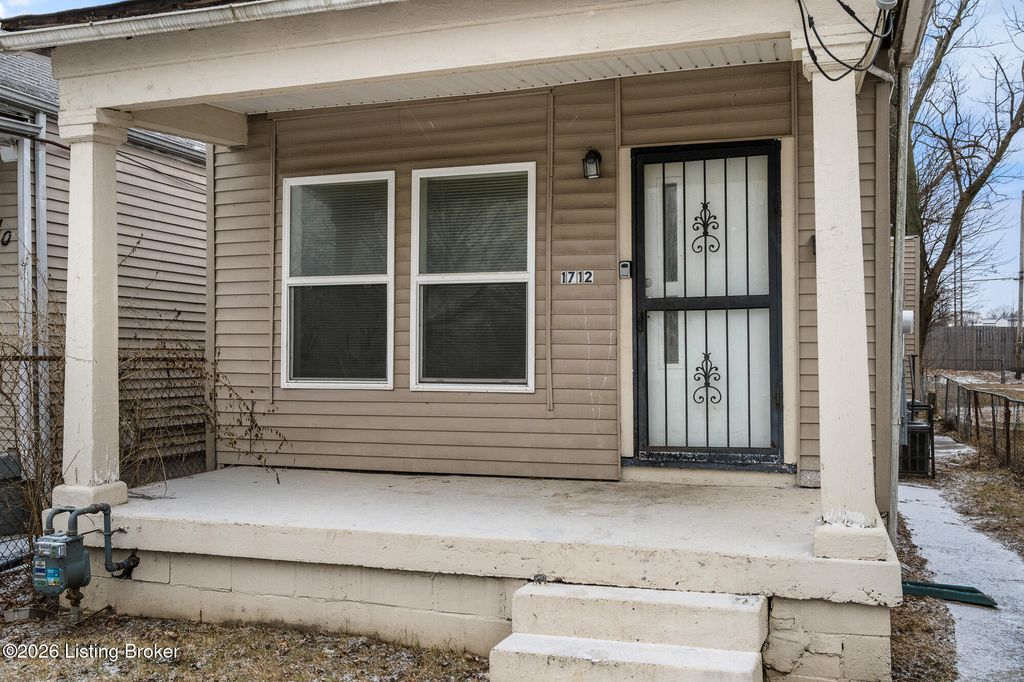 Photo of 1712 Saint Louis Ave, Louisville, KY 40210 (MLS # 1707737)