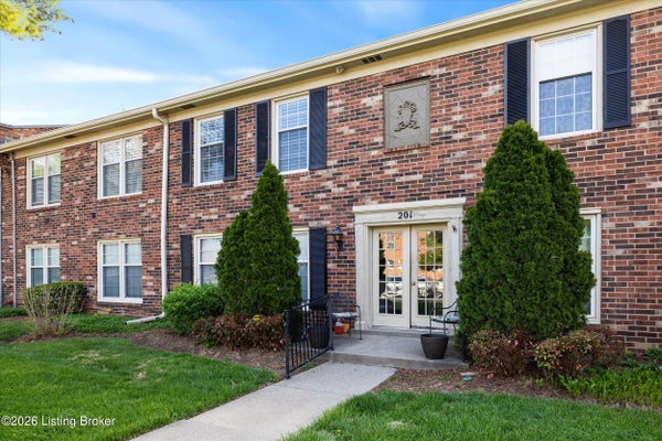 201 RAMSGATE GARDENS CT APT 104, LOUISVILLE, KY 40207 - Image 81dcc7c4c98a7b5cbc7b58e8765d4dd1/220261137
