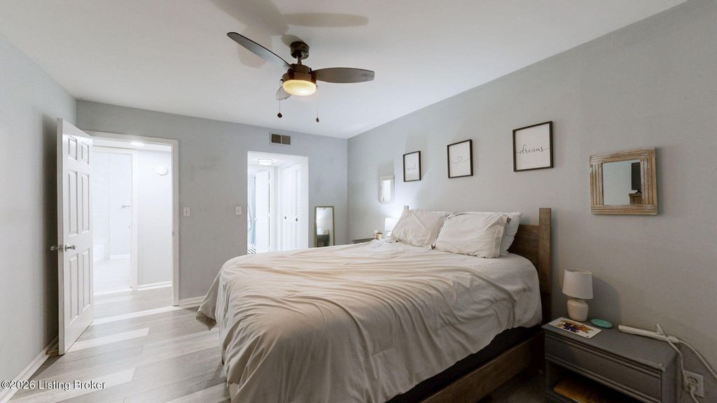 Photo of 1 Dupont Way #6, Louisville, KY 40207 (MLS # 1717405)