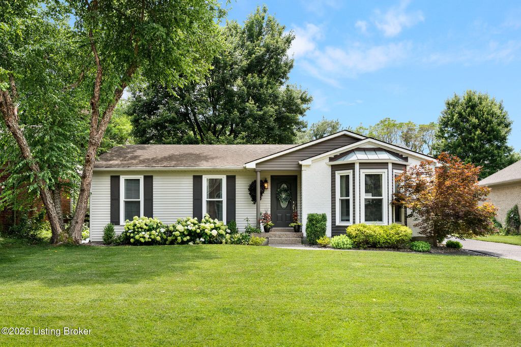 Photo of 4302 Holly Tree Dr, Louisville, KY 40241 (MLS # 1722759)