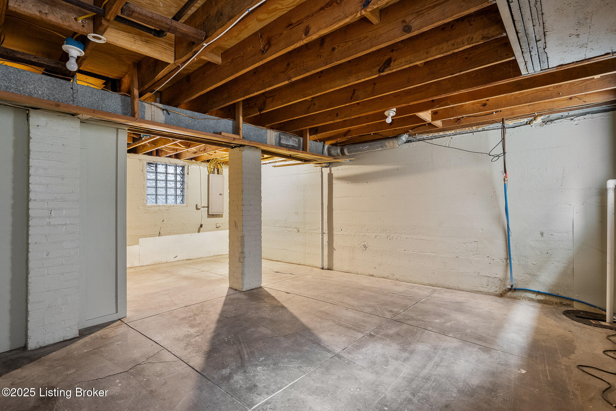 420 E Oak St, Louisville, Kentucky image 29