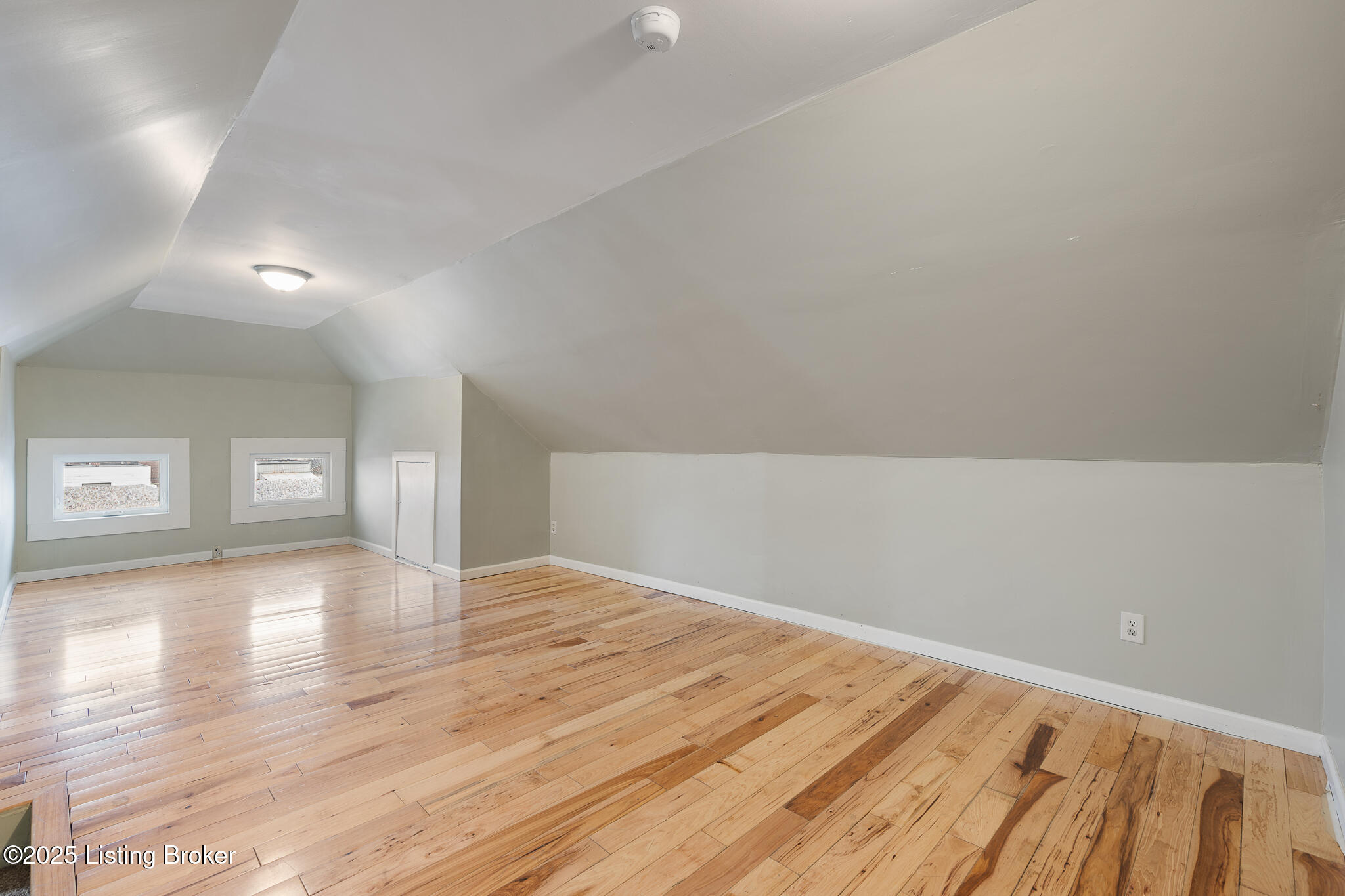 420 E Oak St, Louisville, Kentucky image 24