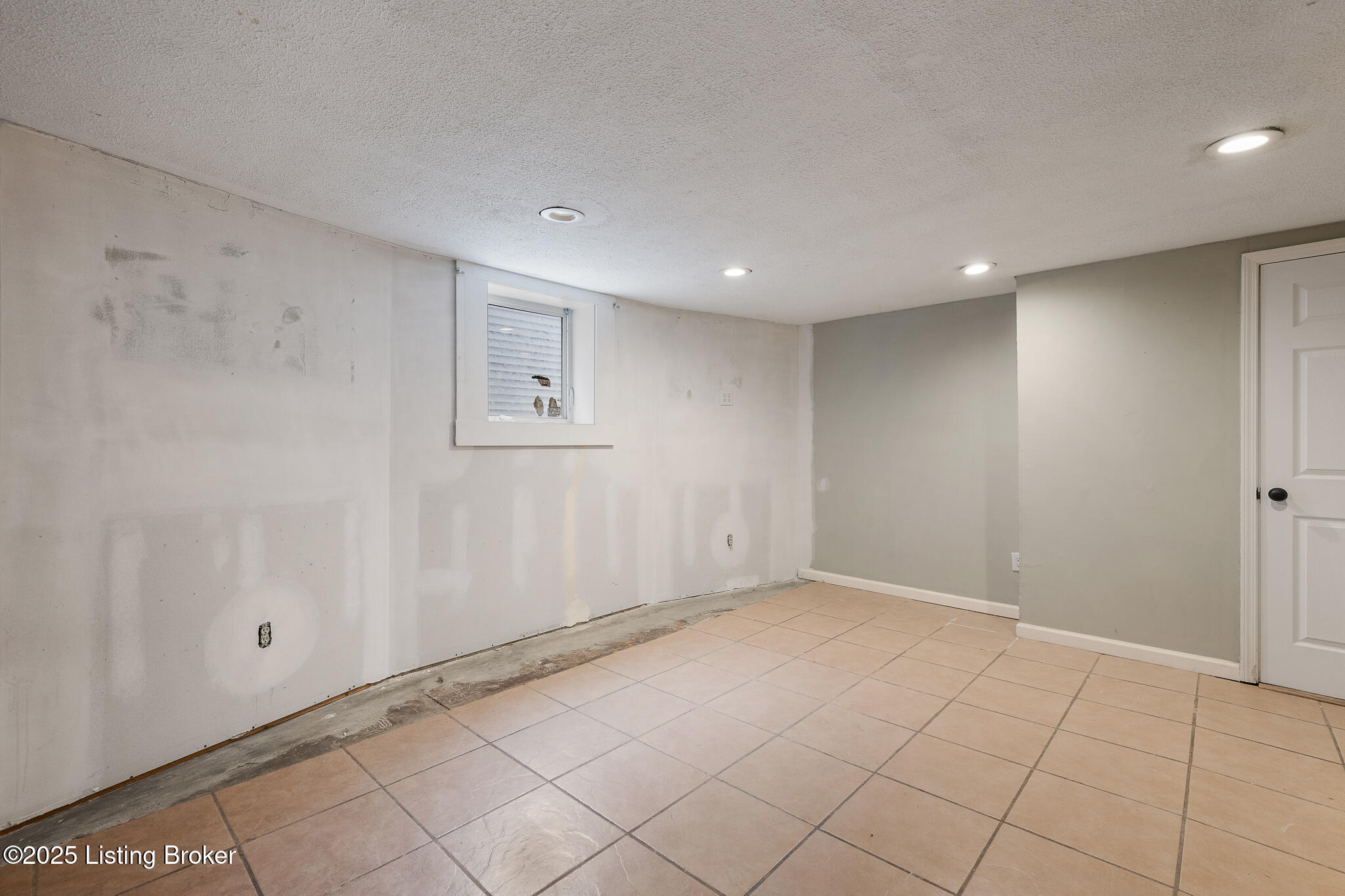 420 E Oak St, Louisville, Kentucky image 27