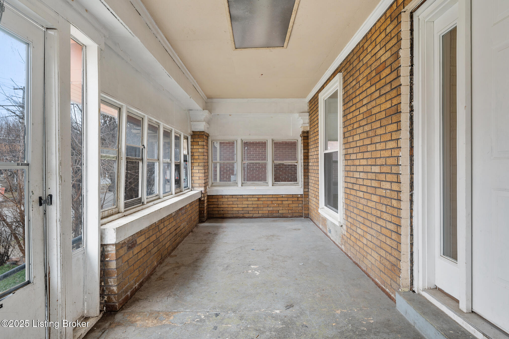 420 E Oak St, Louisville, Kentucky image 40