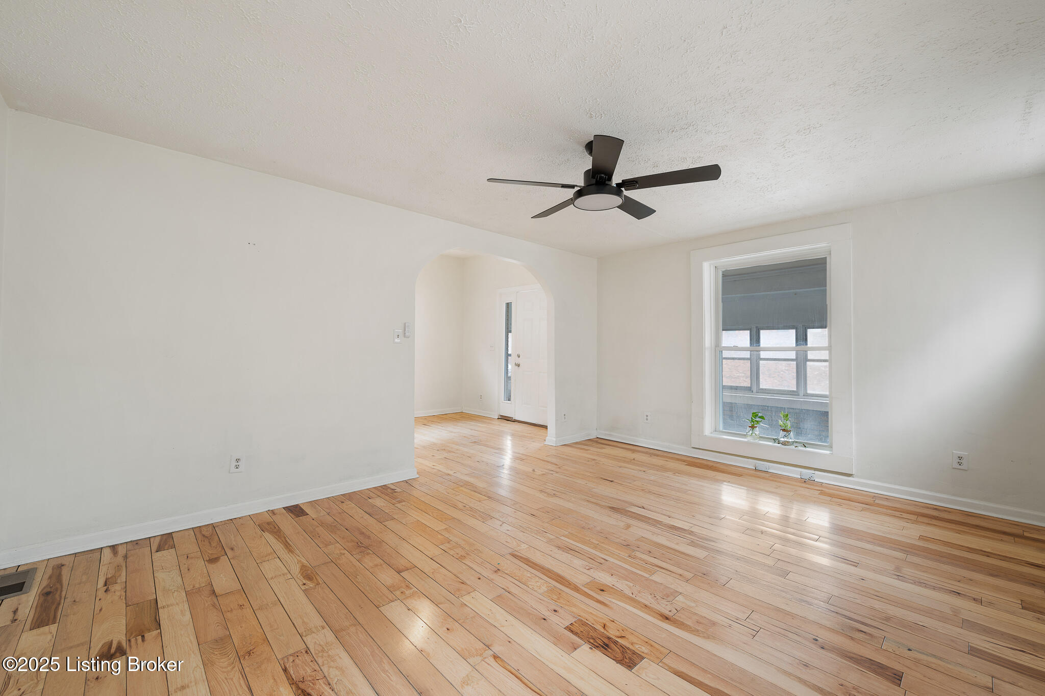 420 E Oak St, Louisville, Kentucky image 8