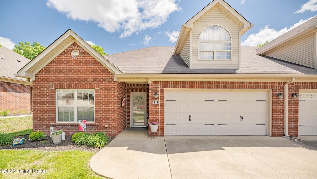 Photo of 112 Twin Springs Ct, Shelbyville, KY 40065 (MLS # 1716233)