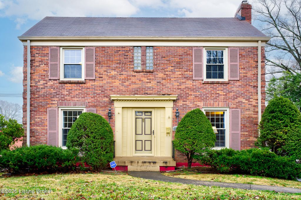 Photo of 2662 Kings Hwy, Louisville, KY 40205 (MLS # 1710867)