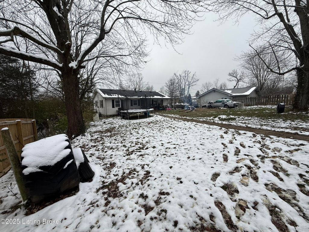 Photo of 28 Dobner Way, Eminence, KY 40019 (MLS # 1704887)