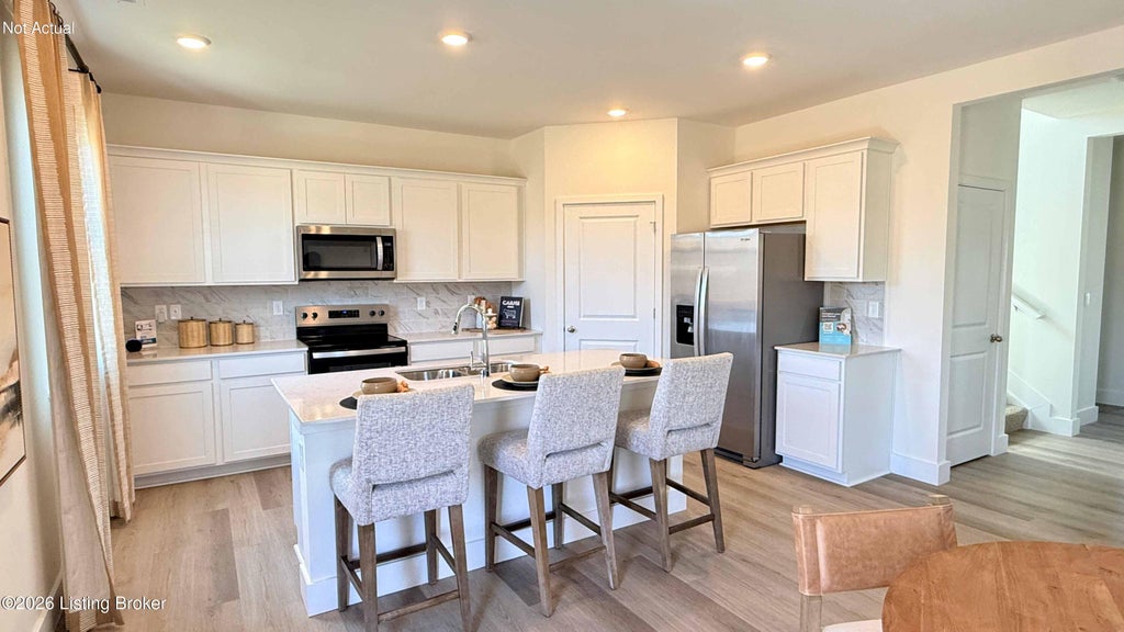 Photo of 8203 Cedar Pointe Dr, Louisville, KY 40229 (MLS # 1729737)
