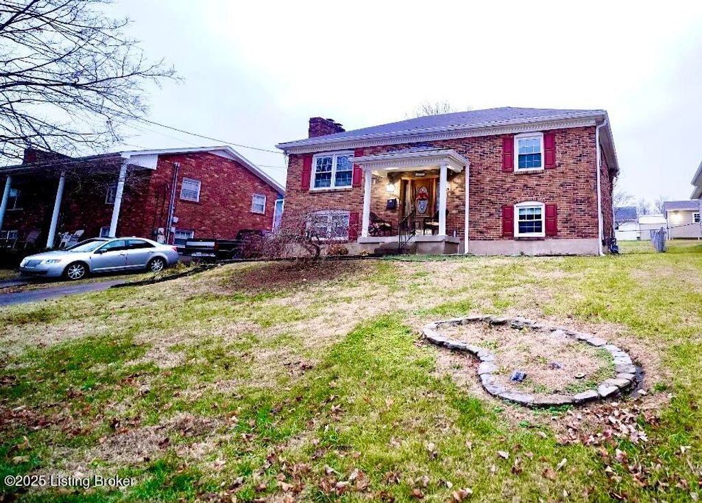 Photo of 6913 Norlynn Dr, Louisville, KY 40228 (MLS # 1705750)