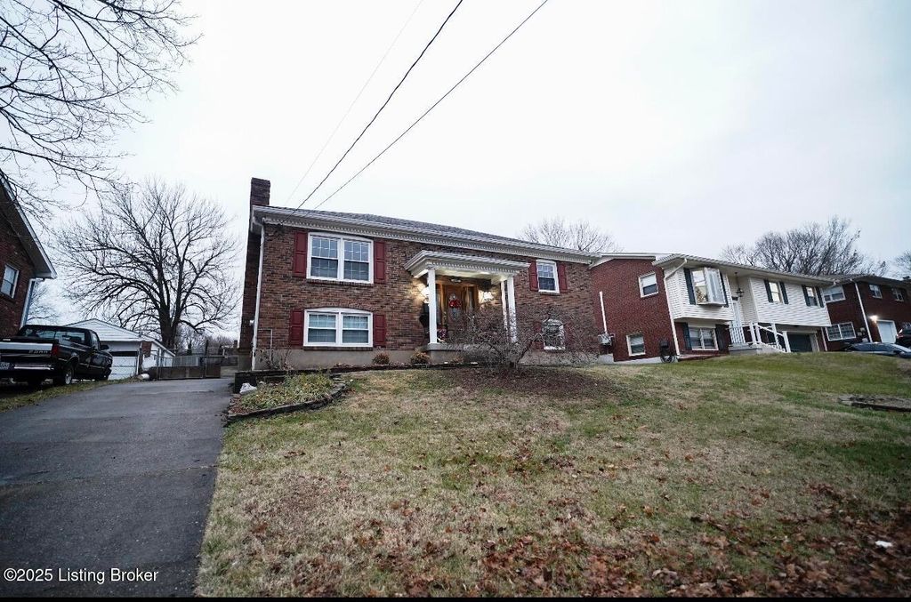 Photo of 6913 Norlynn Dr, Louisville, KY 40228 (MLS # 1705750)