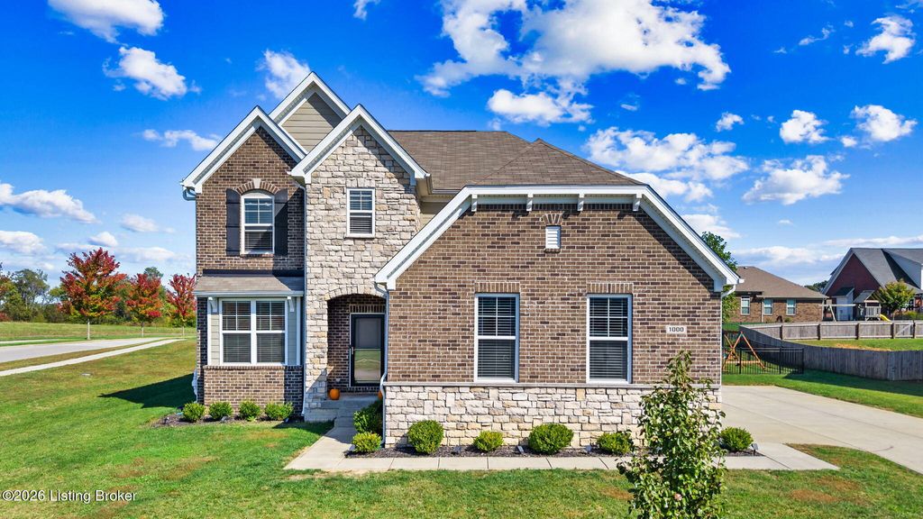 Photo of 1000 Buckthorn Trace, La Grange, KY 40031 (MLS # 1714029)