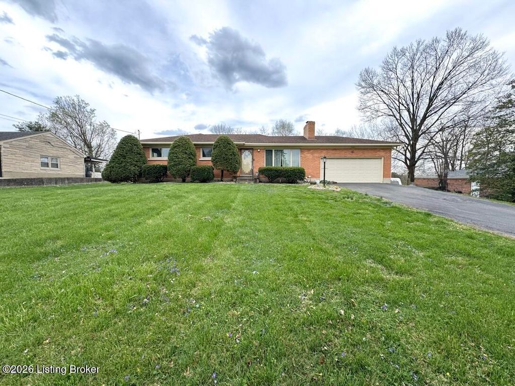 Photo of 4604 Walden Dr, Louisville, KY 40229 (MLS # 1713303)