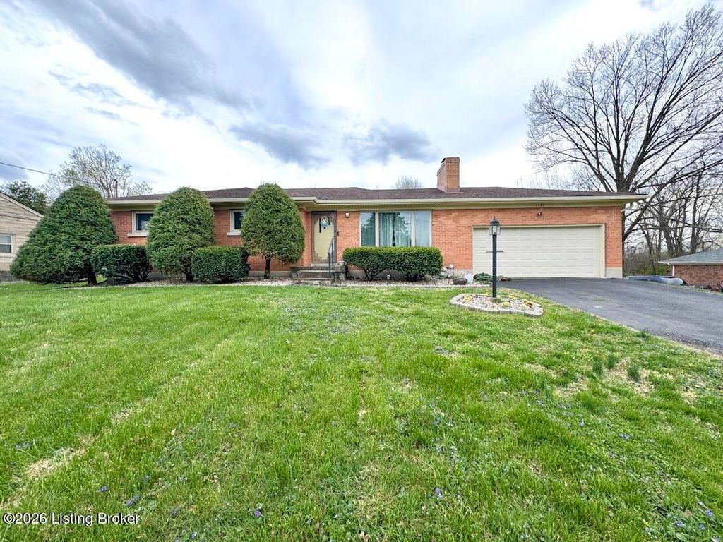 Photo of 4604 Walden Dr, Louisville, KY 40229 (MLS # 1713303)