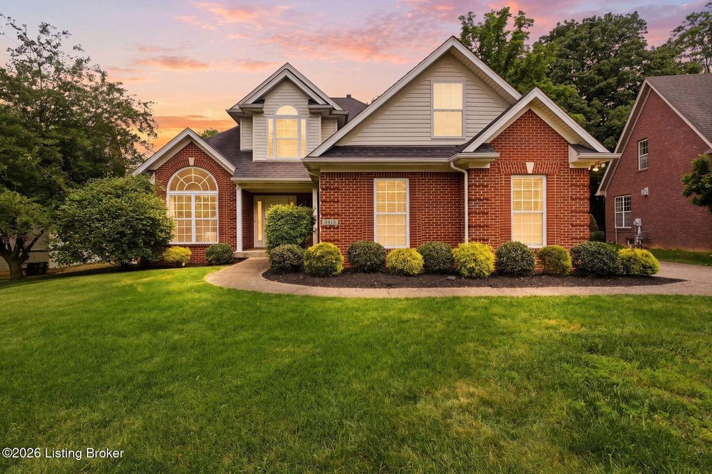 Photo of 3413 S Winchester Acres Rd, Louisville, KY 40223 (MLS # 1718082)