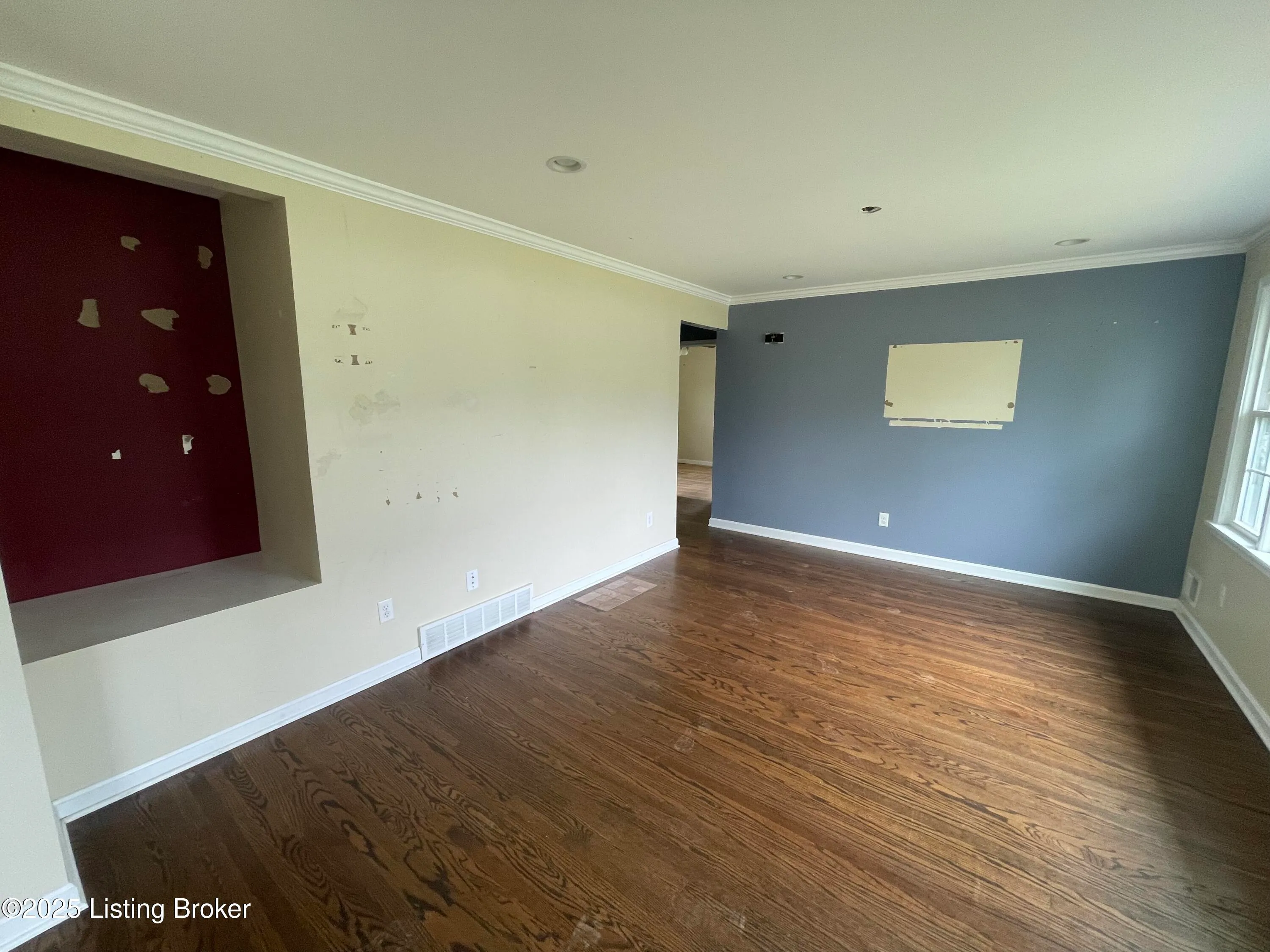 Louisville, Kentucky 40216, United States, 3 Bedrooms Bedrooms, ,2 BathroomsBathrooms,Residential,Active,199125