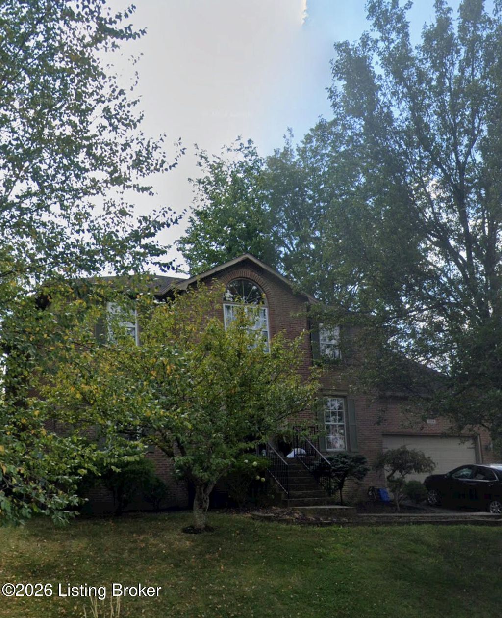 Photo of 11704 Saratoga Woods Ct, Jeffersontown, KY 40299 (MLS # 1706882)