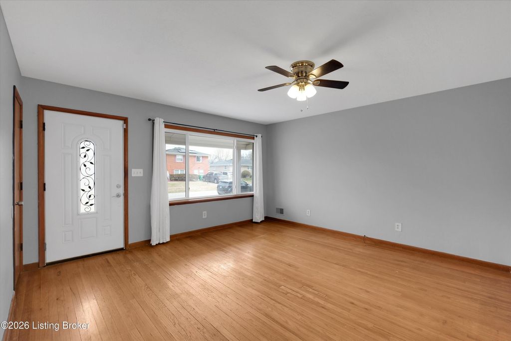 Photo of 2322 Perth Dr, Louisville, KY 40216 (MLS # 1710141)