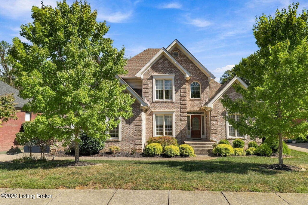 Photo of 4215 Woodmont Park Ln, Louisville, KY 40245 (MLS # 1730214)