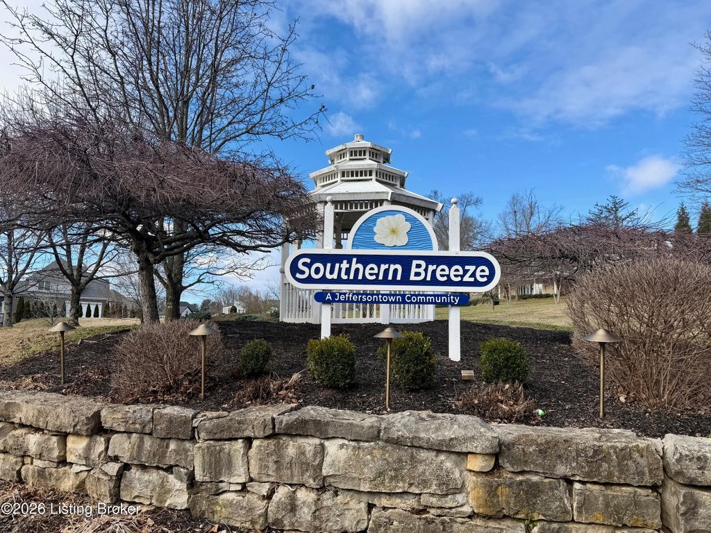 Photo of 9807 Southern Breeze Ln, Louisville, KY 40299 (MLS # 1707202)